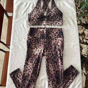 Ladies Fabletics sports bra and leggings